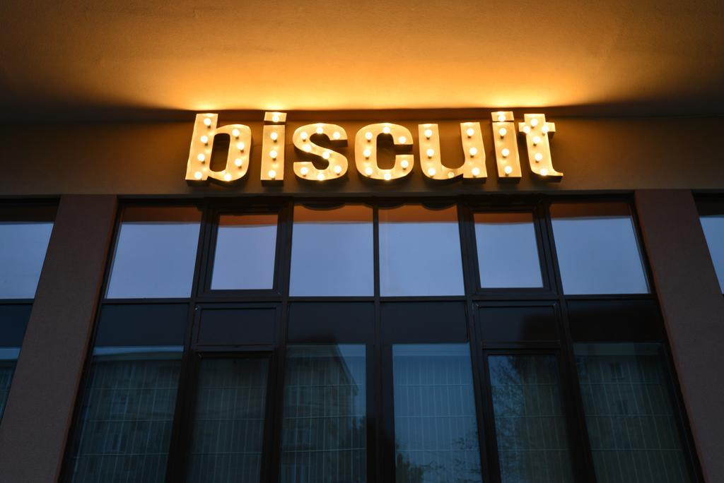 Hotel Biscuit Cluj-Napoca Exterior photo